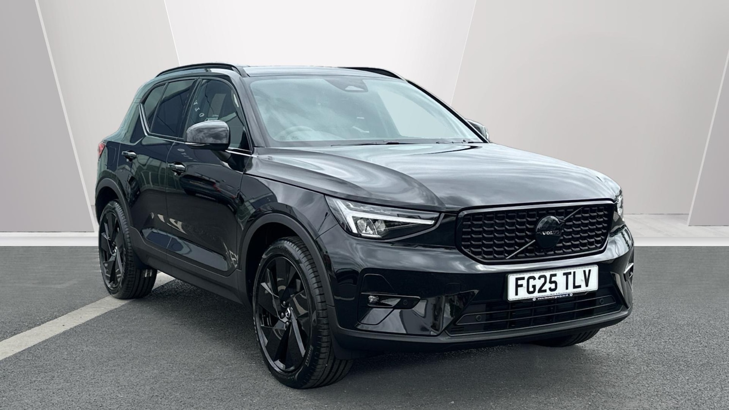 Used Volvo XC40 2025 for sale - 76441267: Photo 1