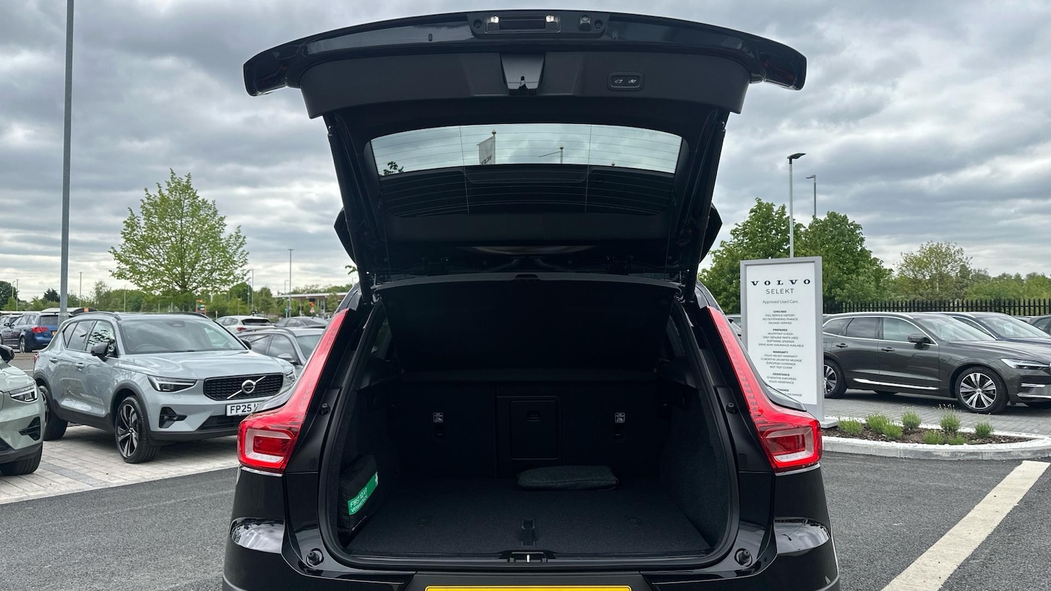 Used Volvo XC40 2025 for sale - 76441267: Photo 13