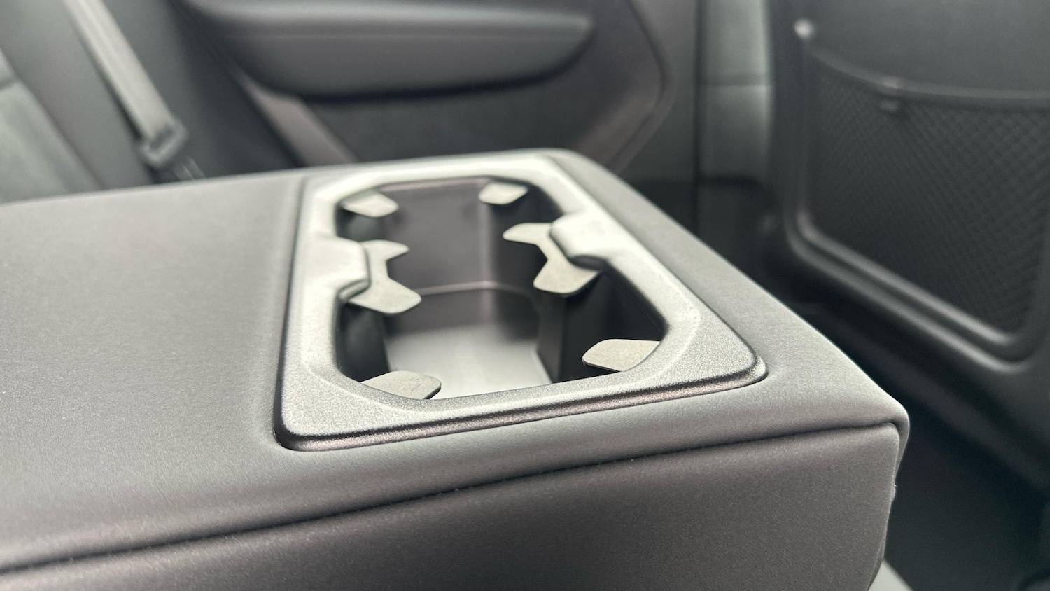 Used Volvo XC40 2025 for sale - 76441267: Photo 25