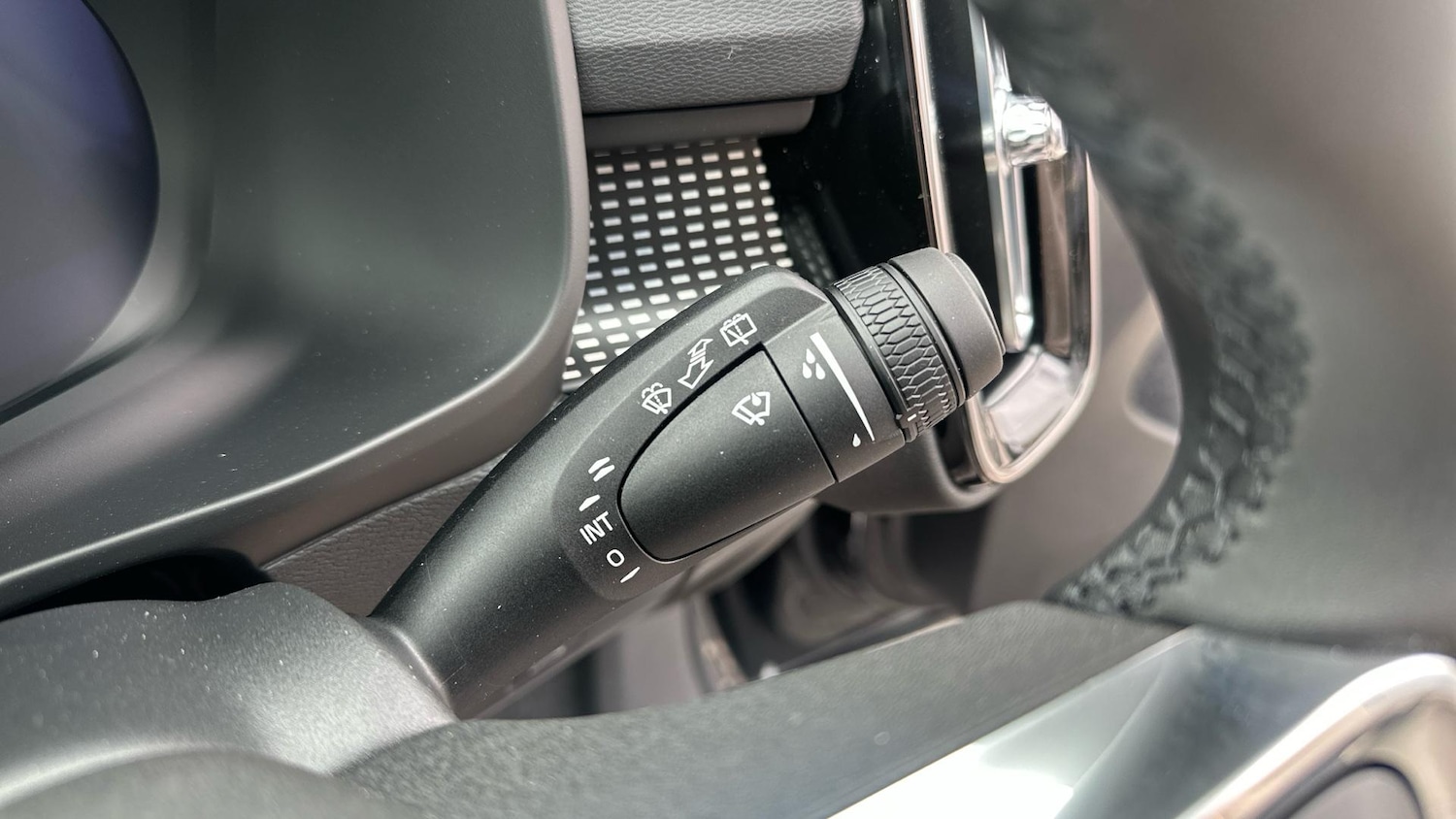 Used Volvo XC40 2025 for sale - 76441267: Photo 32