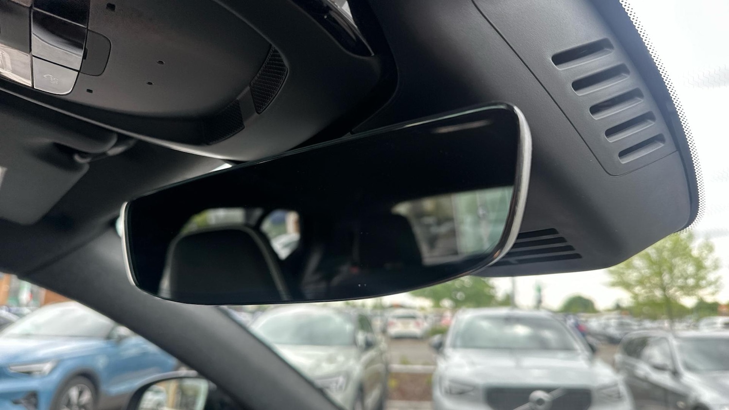 Used Volvo XC40 2025 for sale - 76441267: Photo 35