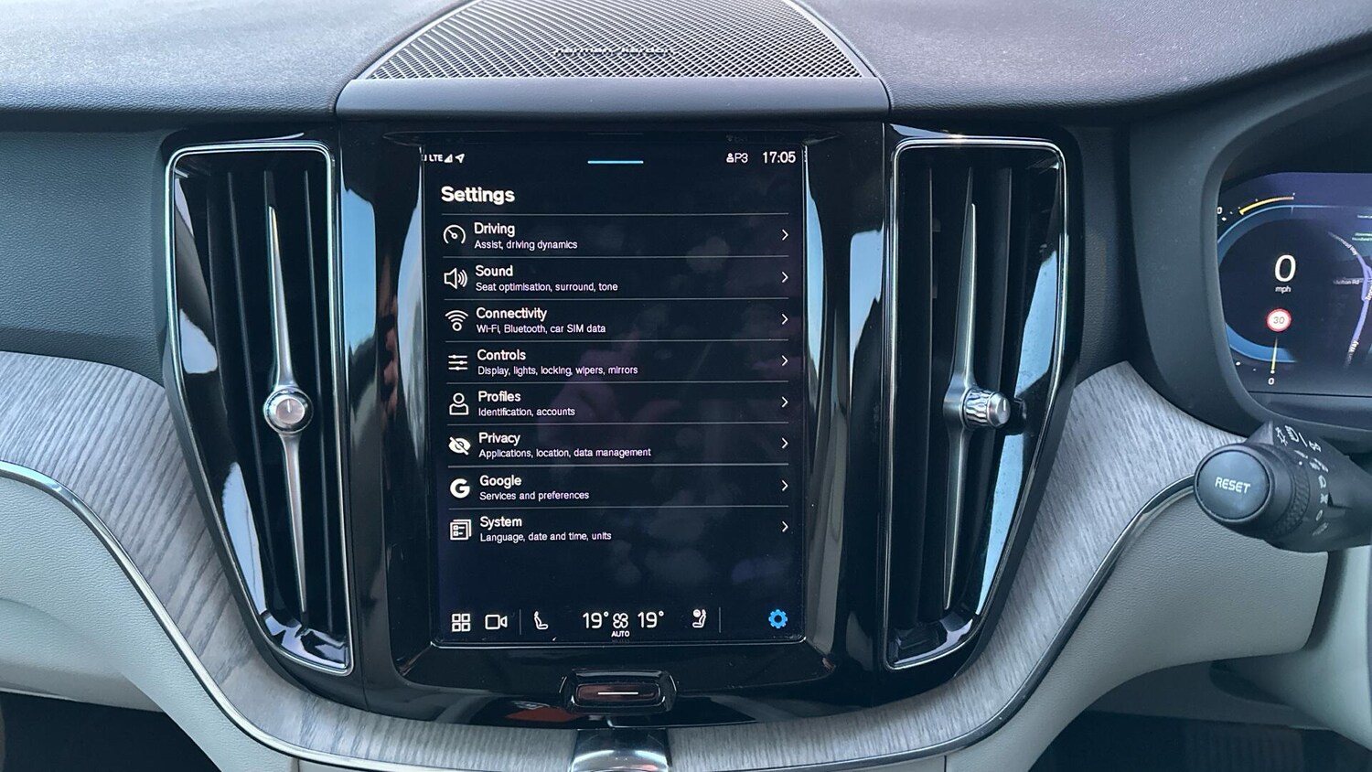 Used Volvo XC60 2022 for sale - 77672951: Photo 17