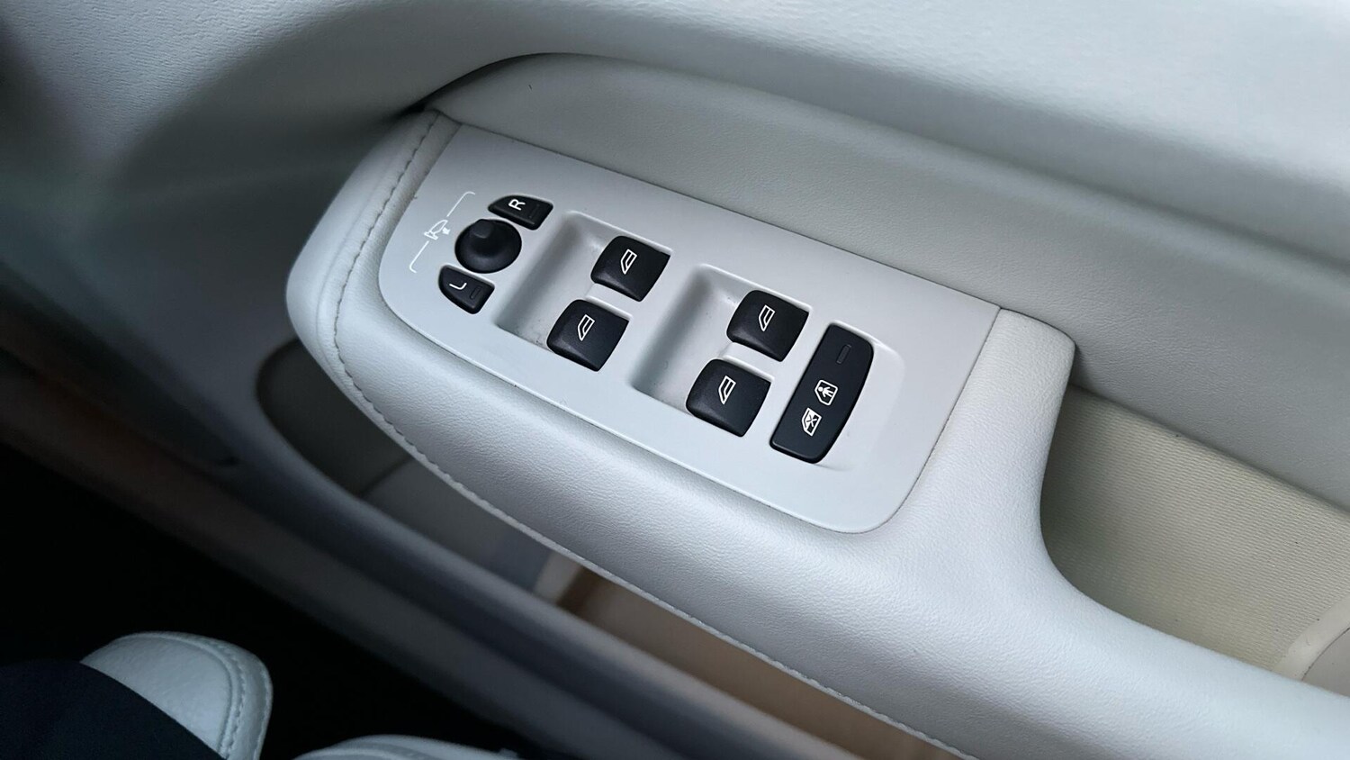 Used Volvo XC60 2022 for sale - 77672951: Photo 24