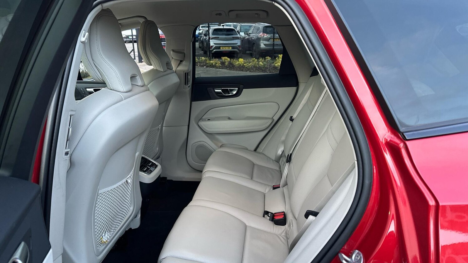 Used Volvo XC60 2022 for sale - 77672951: Photo 32