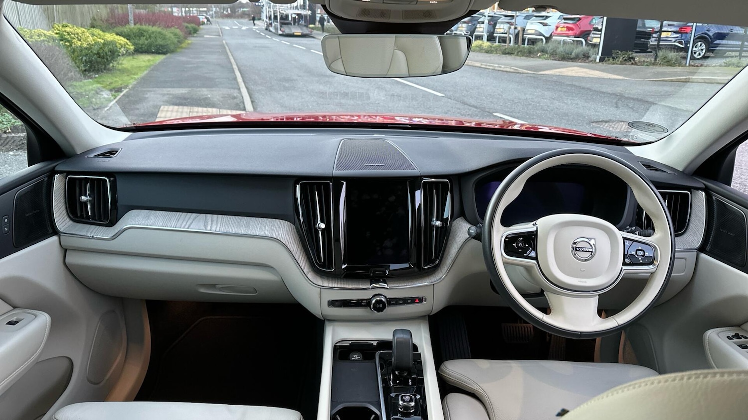 Used Volvo XC60 2022 for sale - 77672951: Photo 5