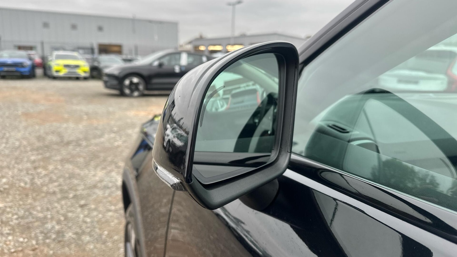 Used Volvo XC40 2025 for sale - 76337650: Photo 18