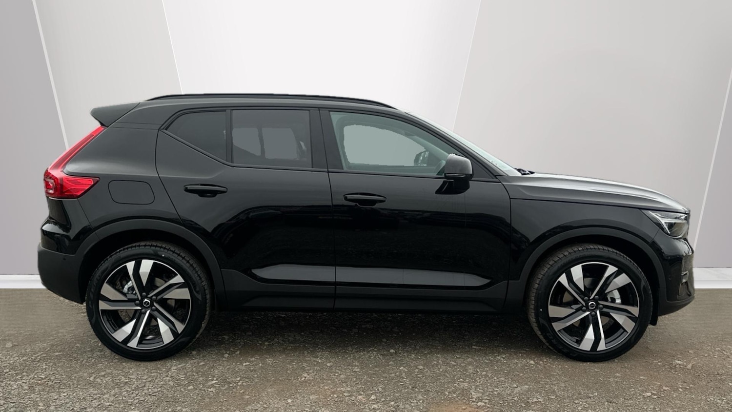 Used Volvo XC40 2025 for sale - 76337650: Photo 3