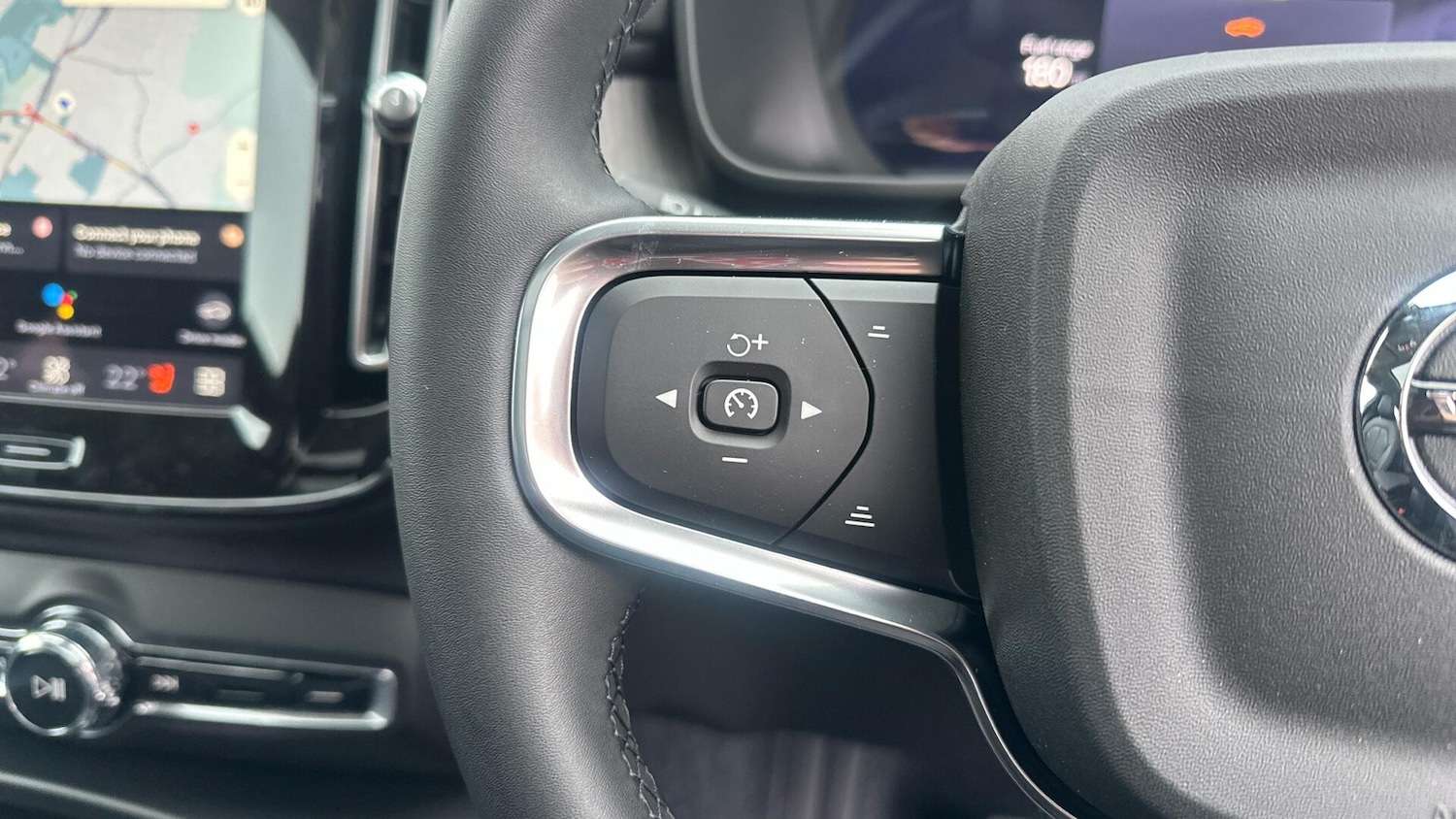 Used Volvo XC40 2025 for sale - 76337650: Photo 33