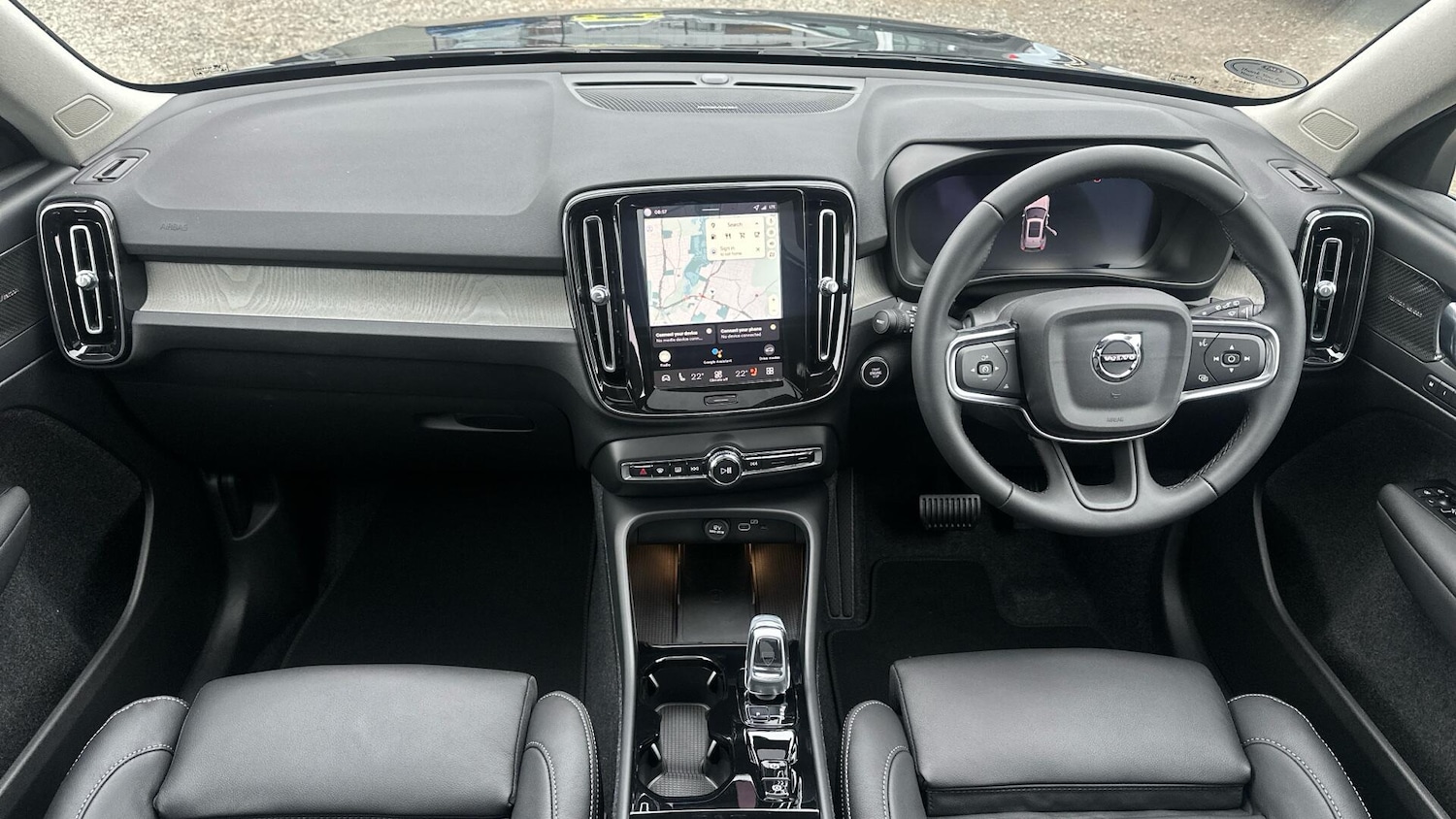 Used Volvo XC40 2025 for sale - 76337650: Photo 5