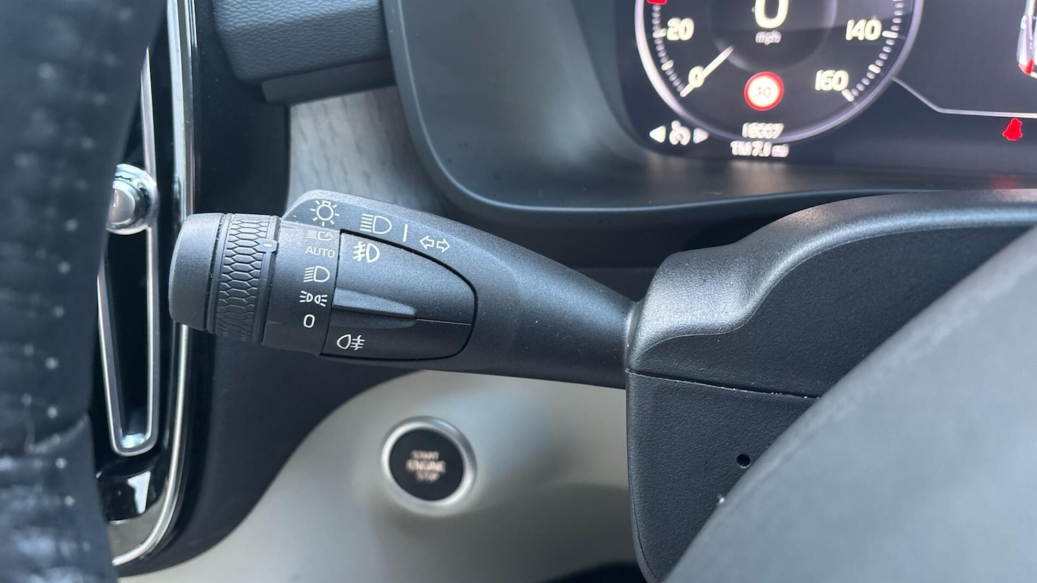 Used Volvo XC40 2021 for sale - 76714872: Photo 18