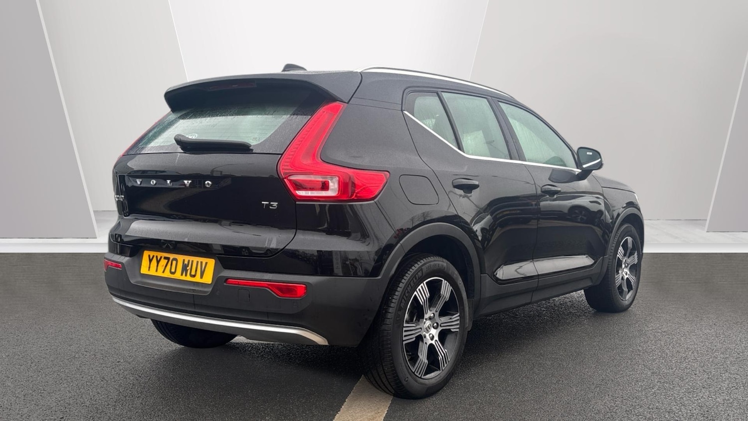 Used Volvo XC40 2021 for sale - 76714872: Photo 2