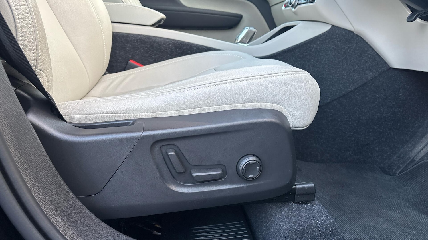 Used Volvo XC40 2021 for sale - 76714872: Photo 26