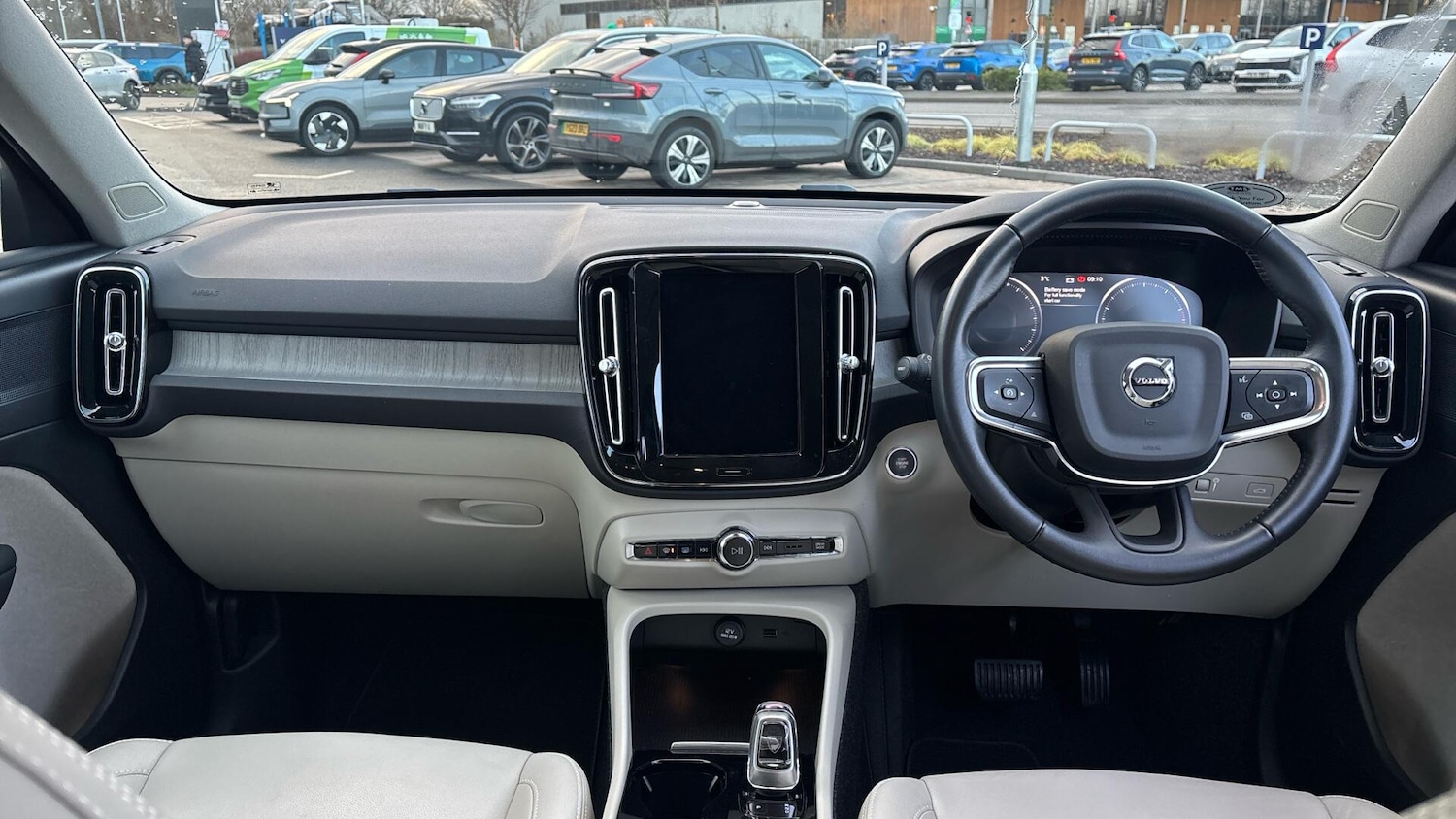 Used Volvo XC40 2021 for sale - 76714872: Photo 5