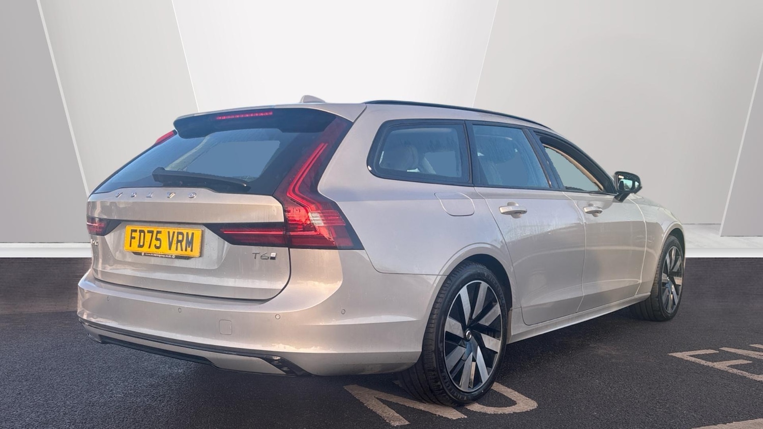 Used Volvo V90 2025 for sale - 77672955: Photo 2