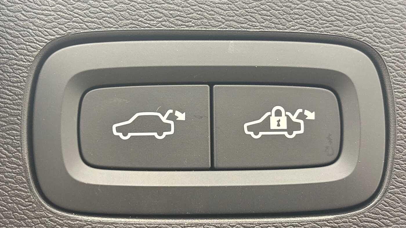 Used Volvo XC60 2025 for sale - 76585273: Photo 19