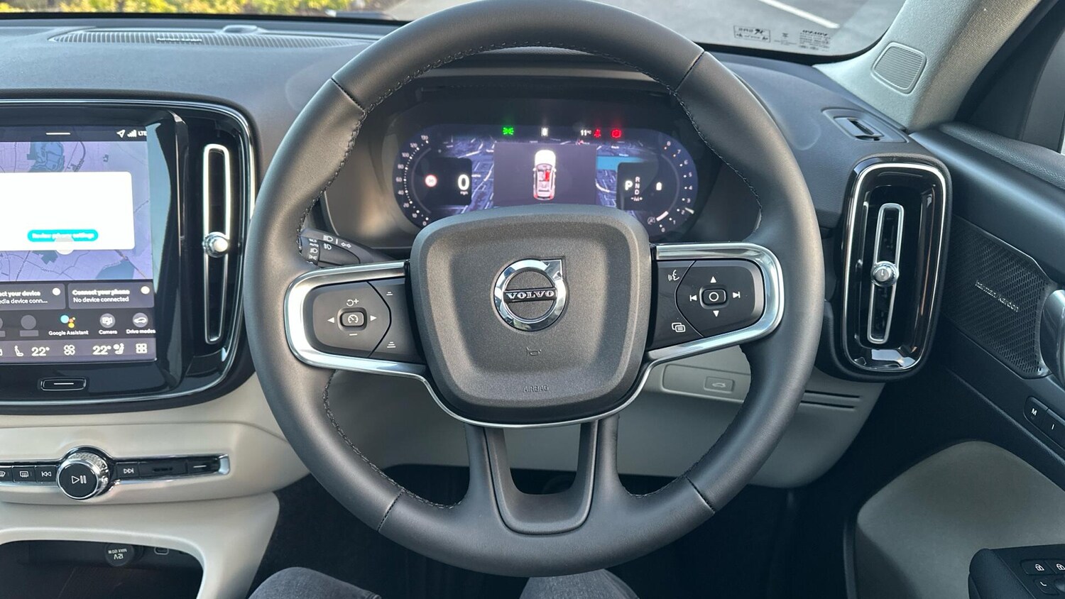 Used Volvo XC40 2025 for sale - 77672987: Photo 10