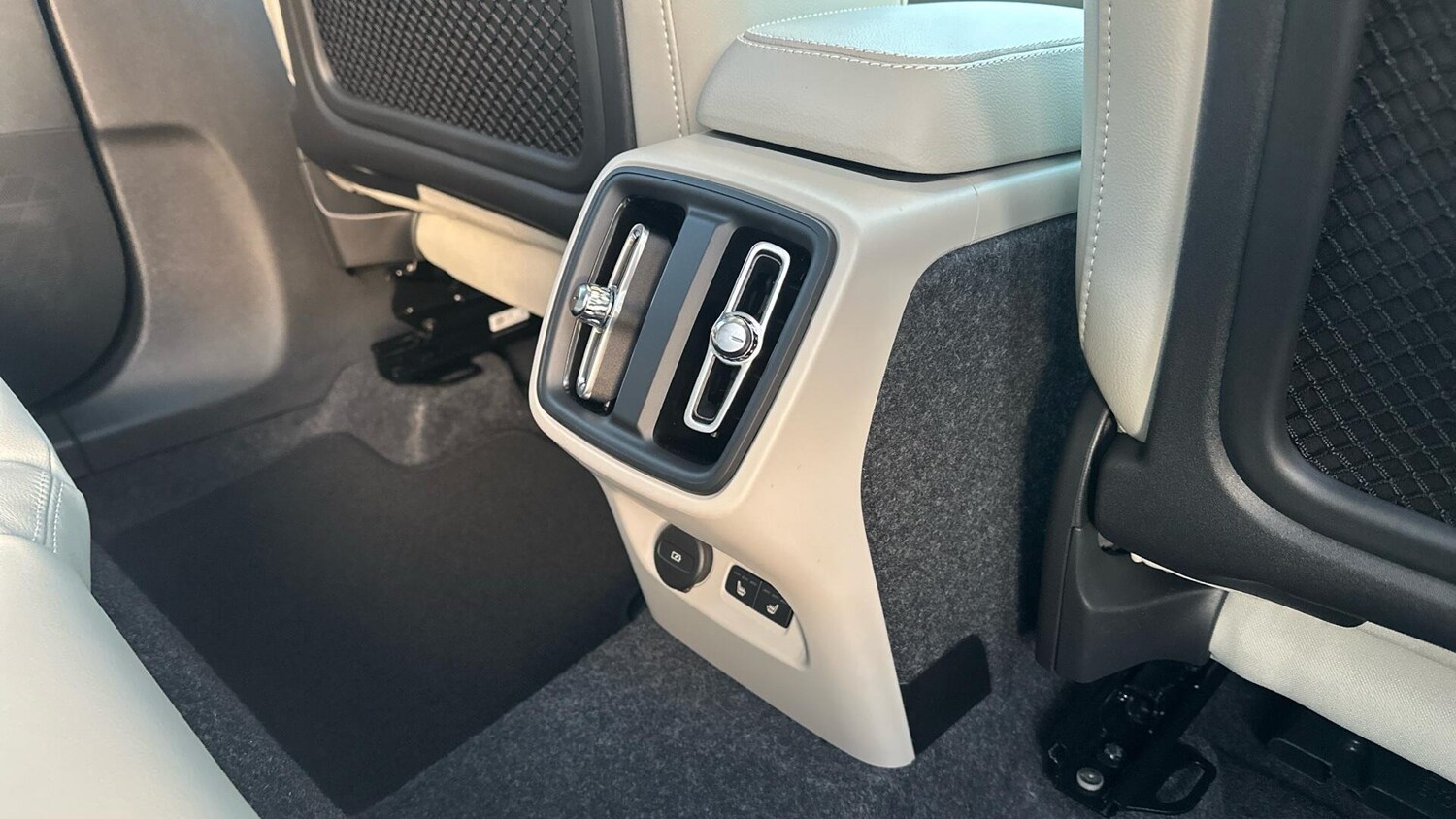 Used Volvo XC40 2025 for sale - 77672987: Photo 26