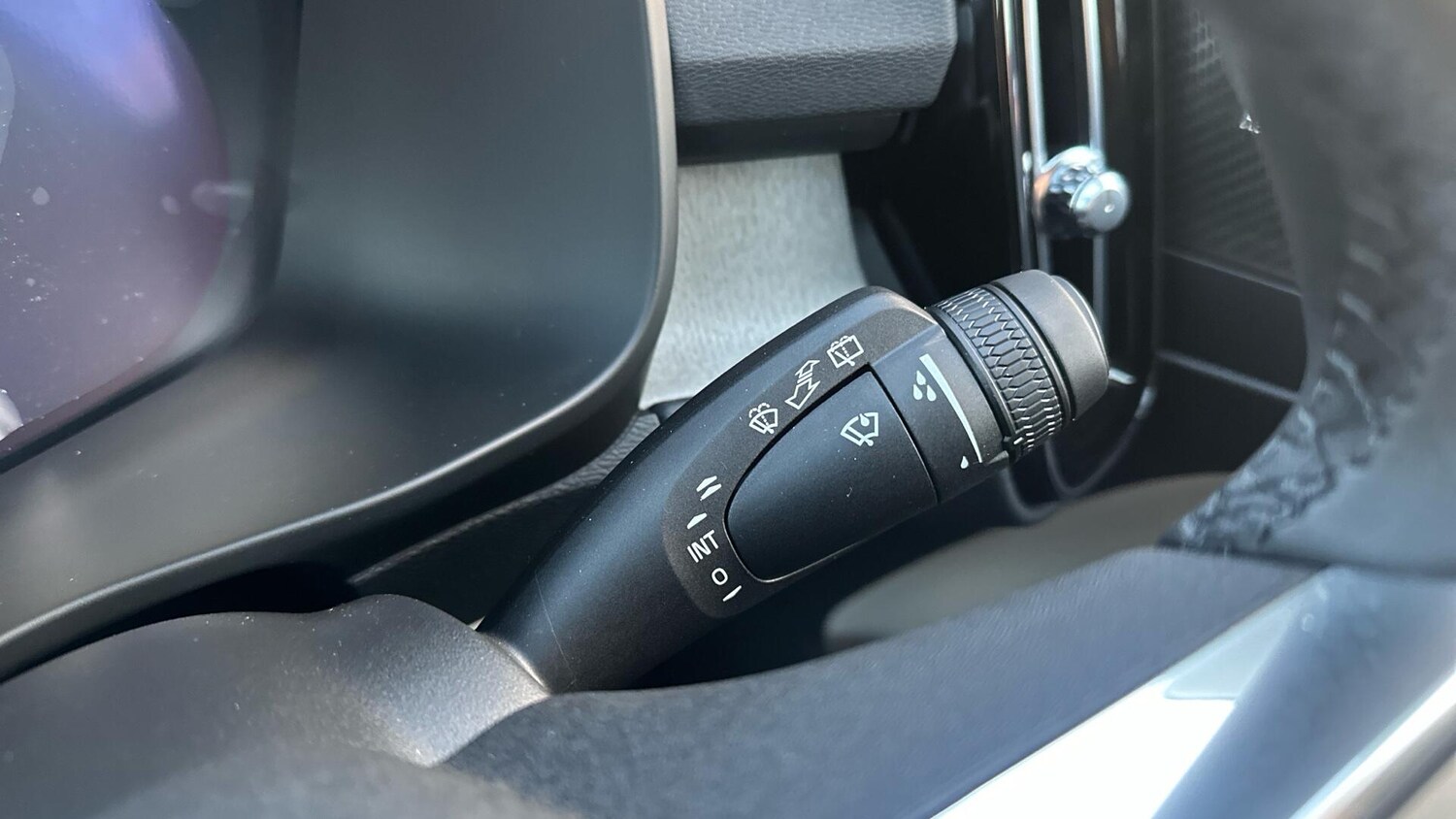 Used Volvo XC40 2025 for sale - 77672987: Photo 34