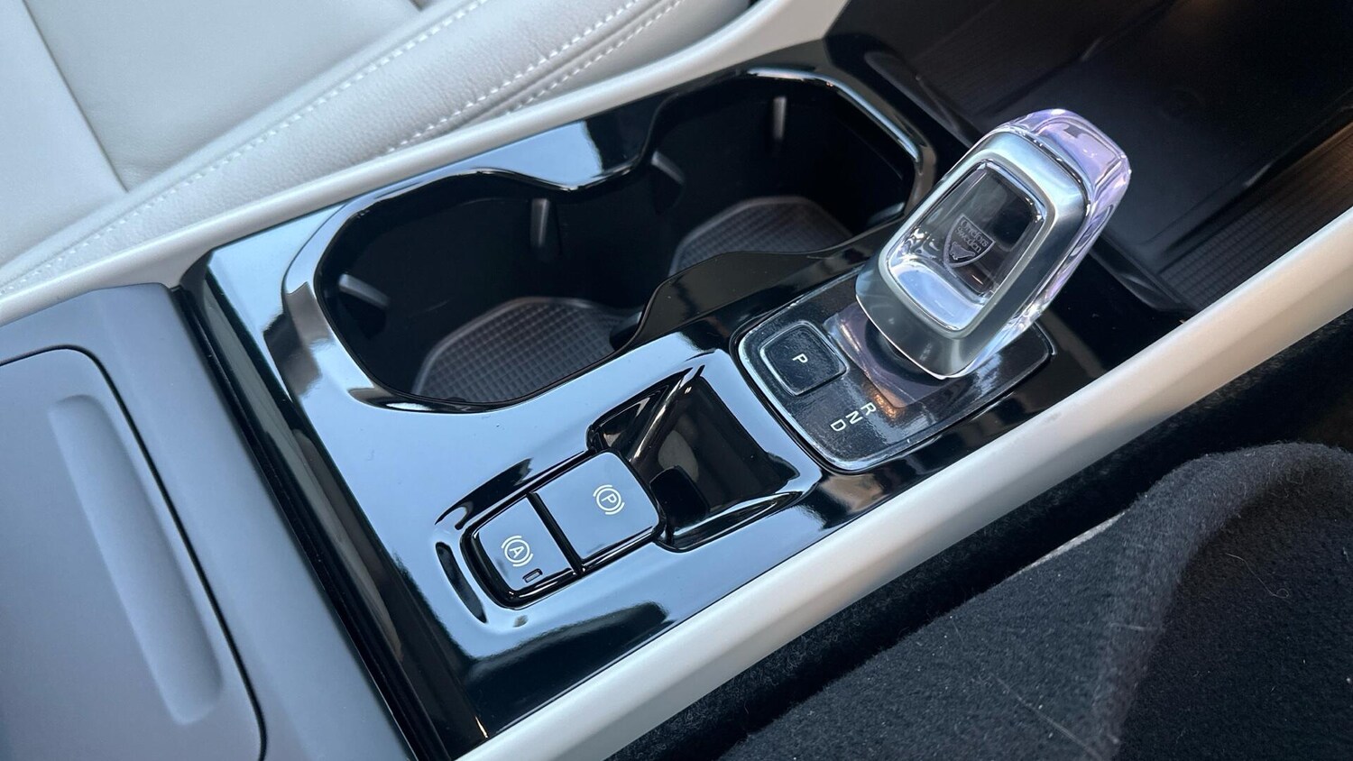 Used Volvo XC40 2025 for sale - 77672987: Photo 36