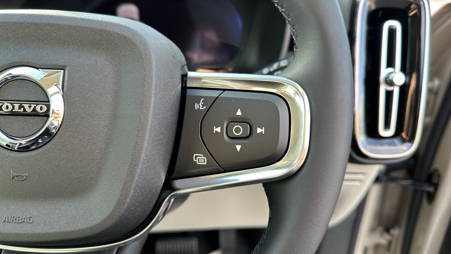 Used Volvo XC40 2025 for sale - 77672982: Photo 32