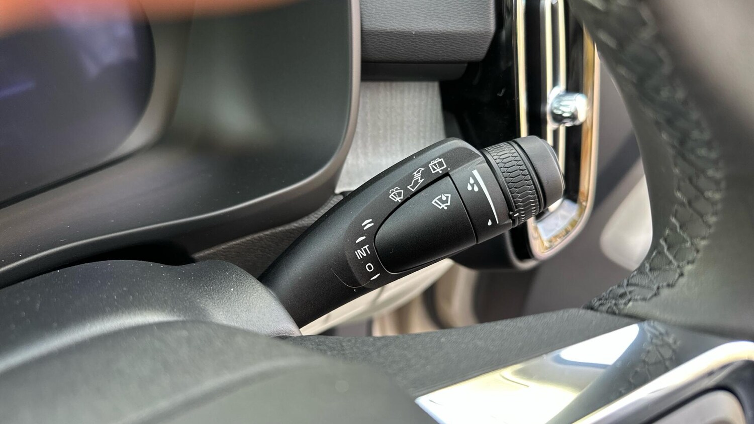 Used Volvo XC40 2025 for sale - 77672982: Photo 34