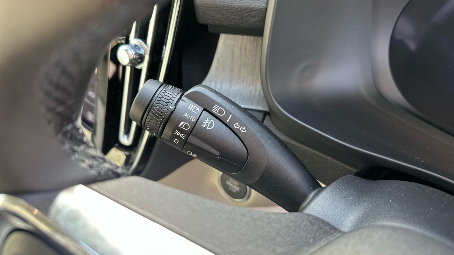 Used Volvo XC40 2025 for sale - 77672982: Photo 35