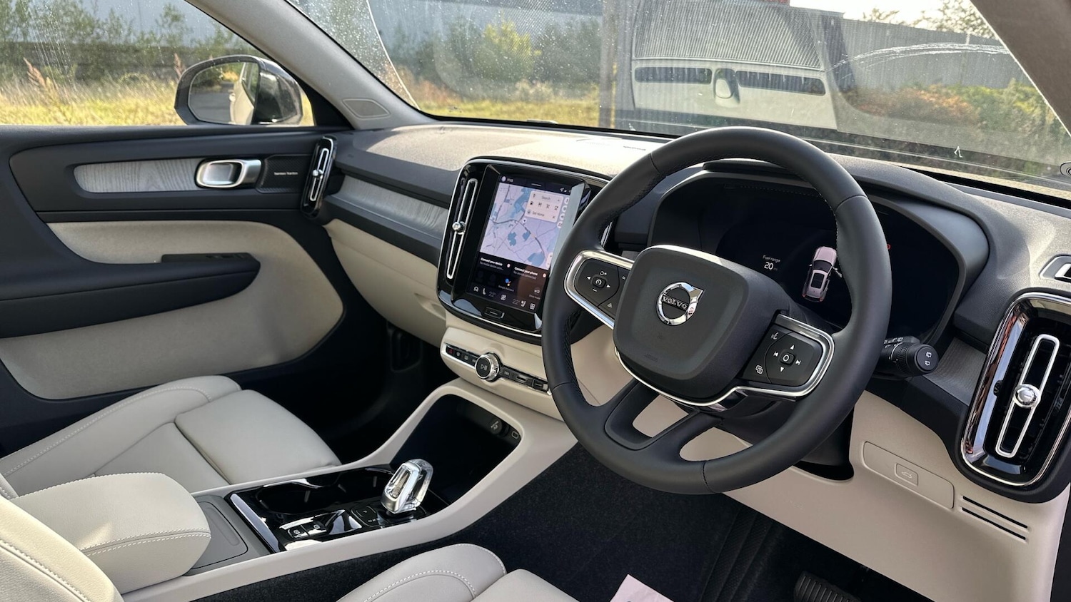 Used Volvo XC40 2025 for sale - 77672982: Photo 4