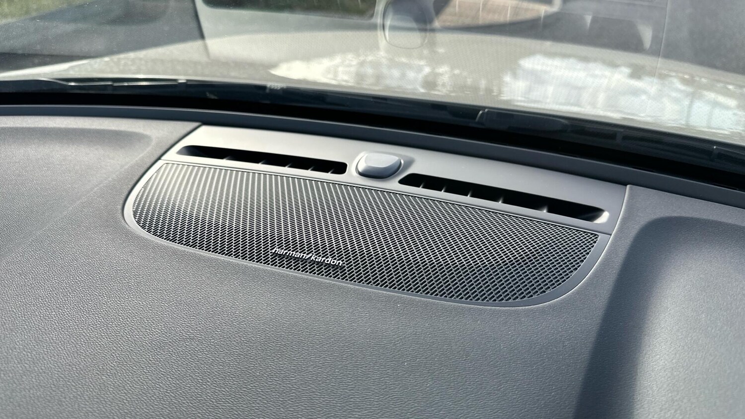 Used Volvo XC40 2025 for sale - 77672982: Photo 42