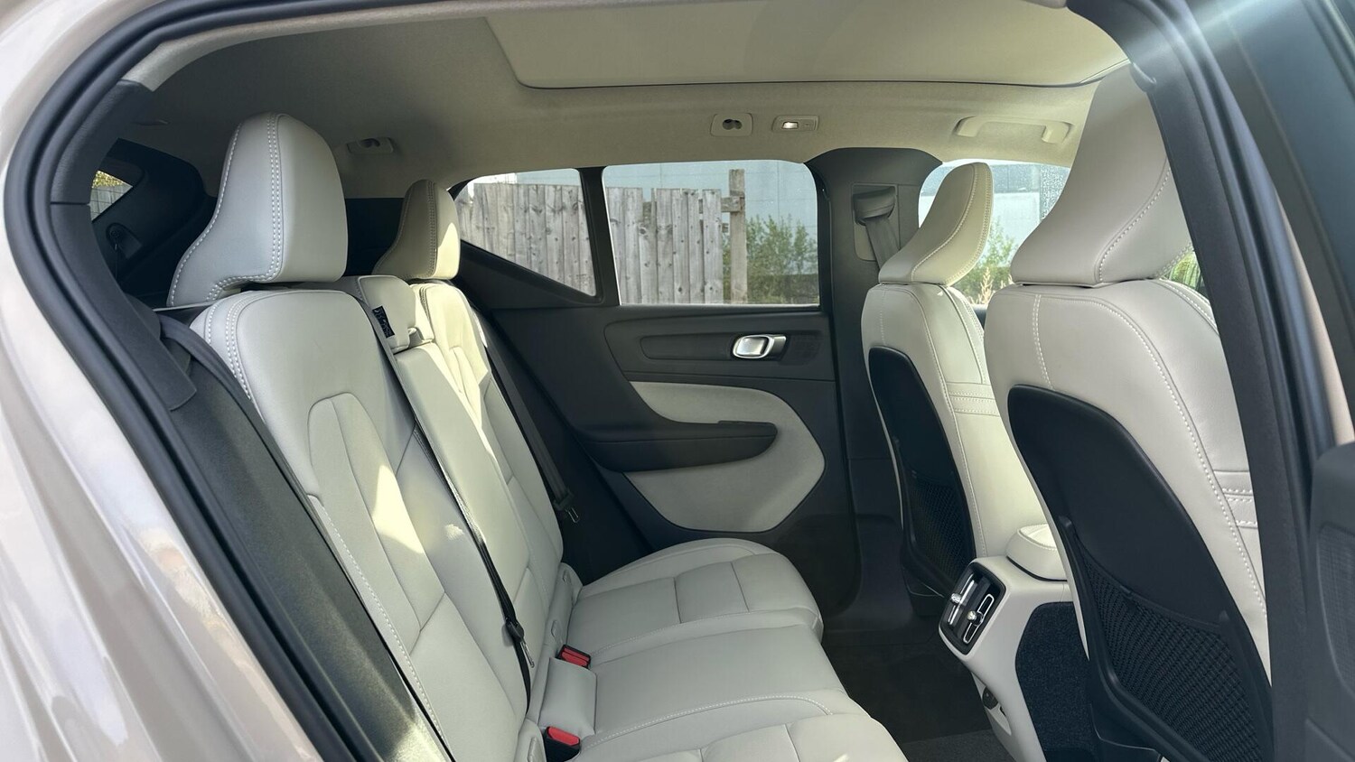 Used Volvo XC40 2025 for sale - 77672982: Photo 6