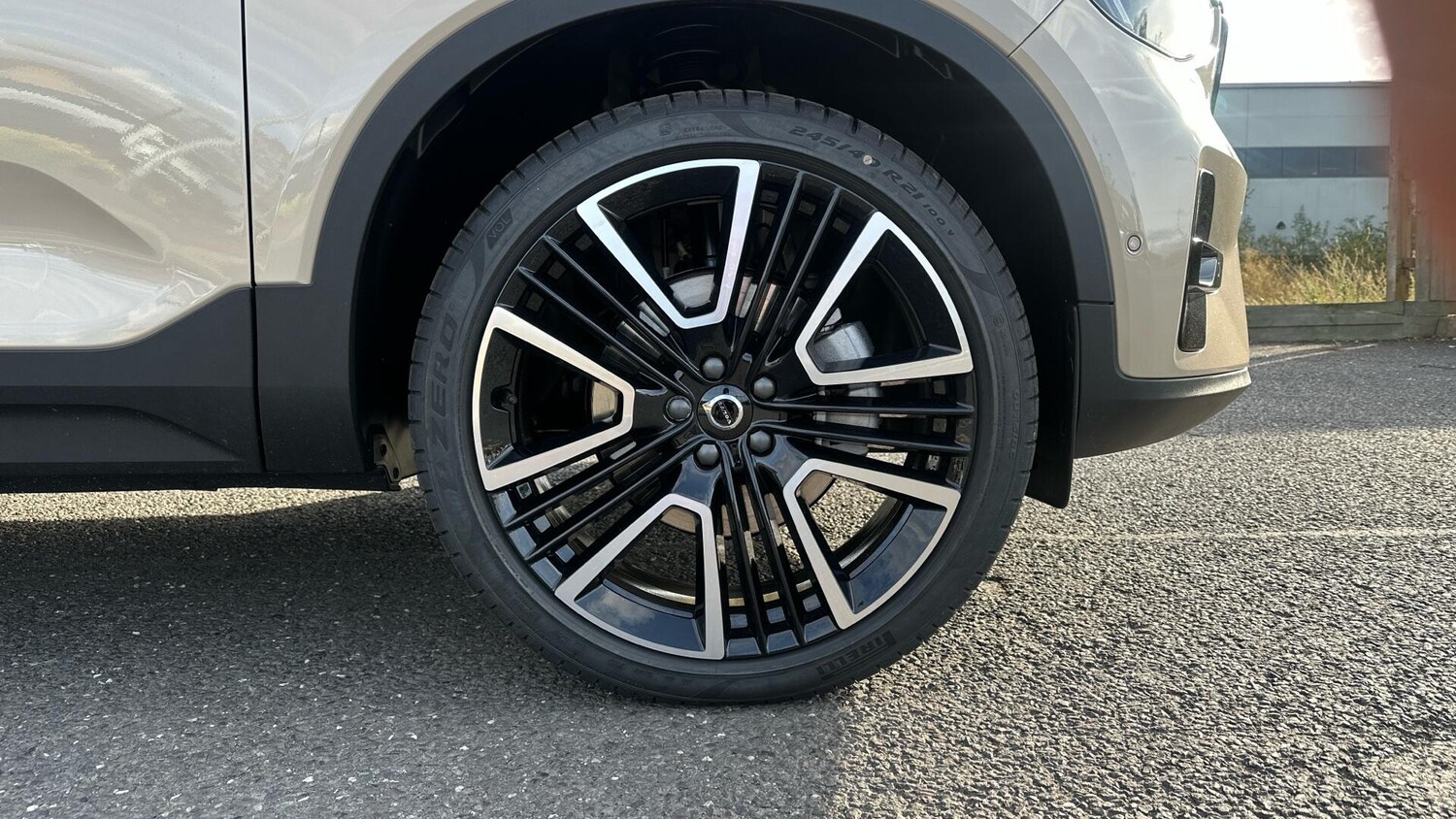 Used Volvo XC40 2025 for sale - 77672982: Photo 9