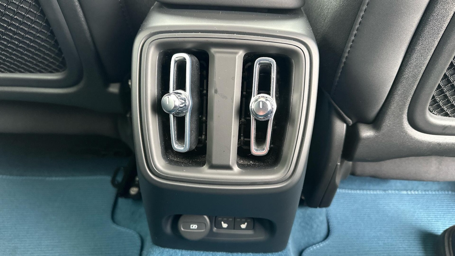 Used Volvo C40 2023 for sale - 77673013: Photo 45