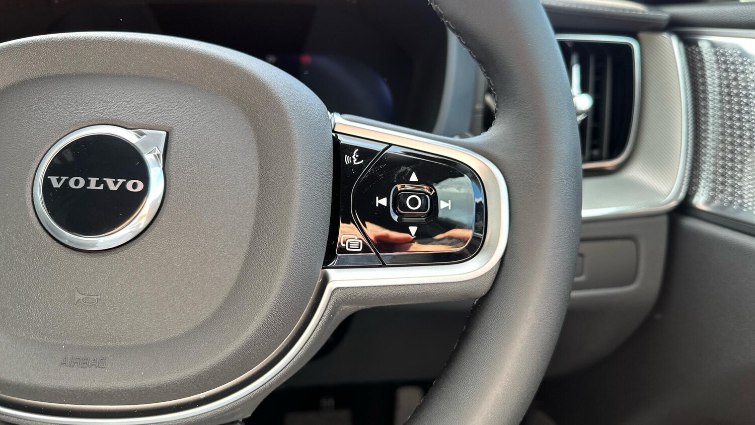 Used Volvo XC60 for sale - 77672926: Photo 32