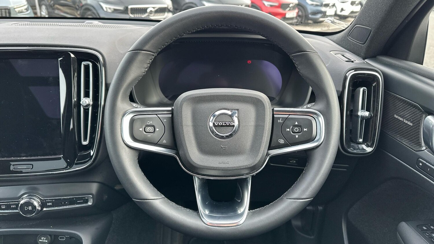 Used Volvo XC40 2022 for sale - 77672941: Photo 10