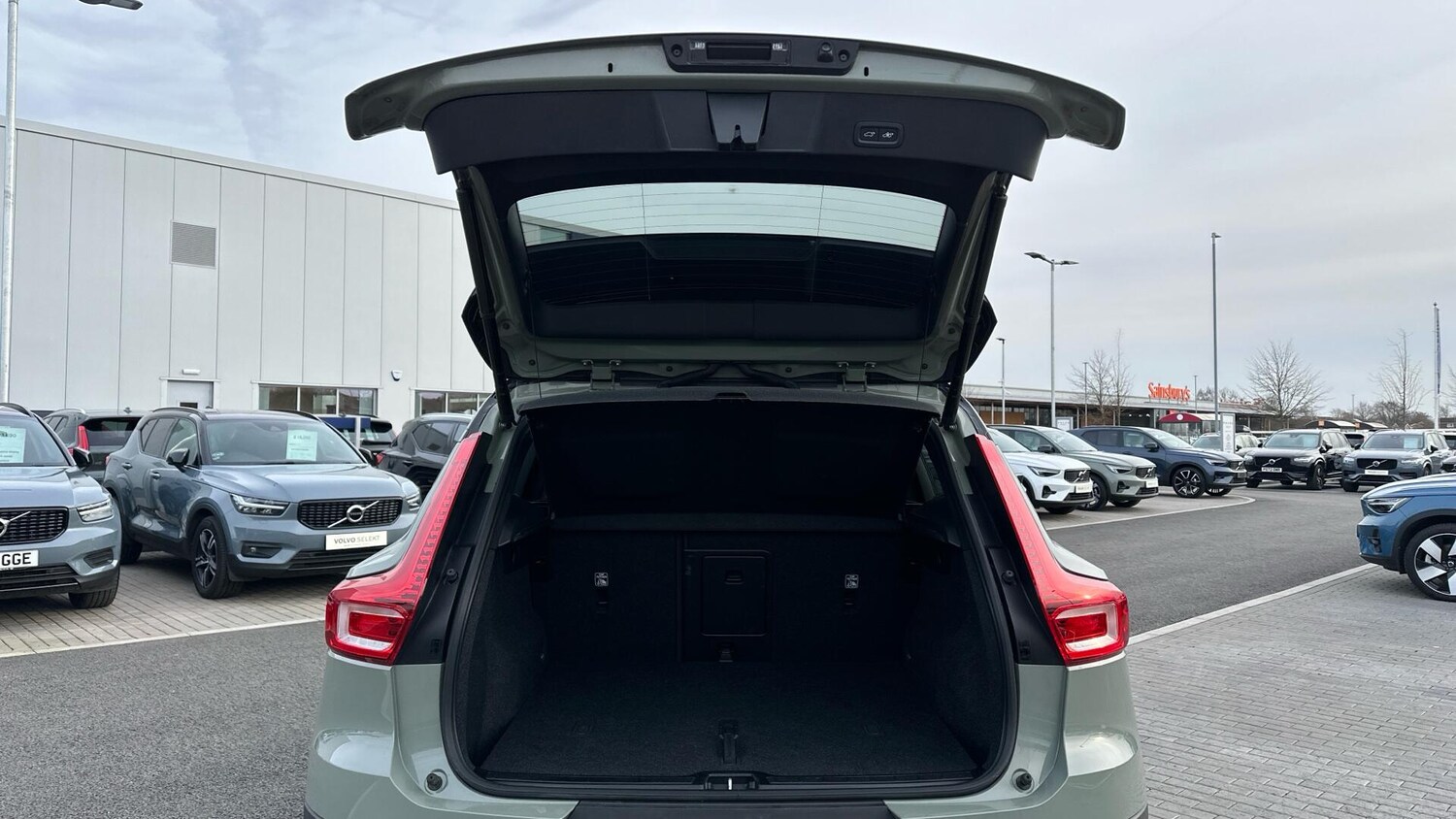 Used Volvo XC40 2022 for sale - 77672941: Photo 13