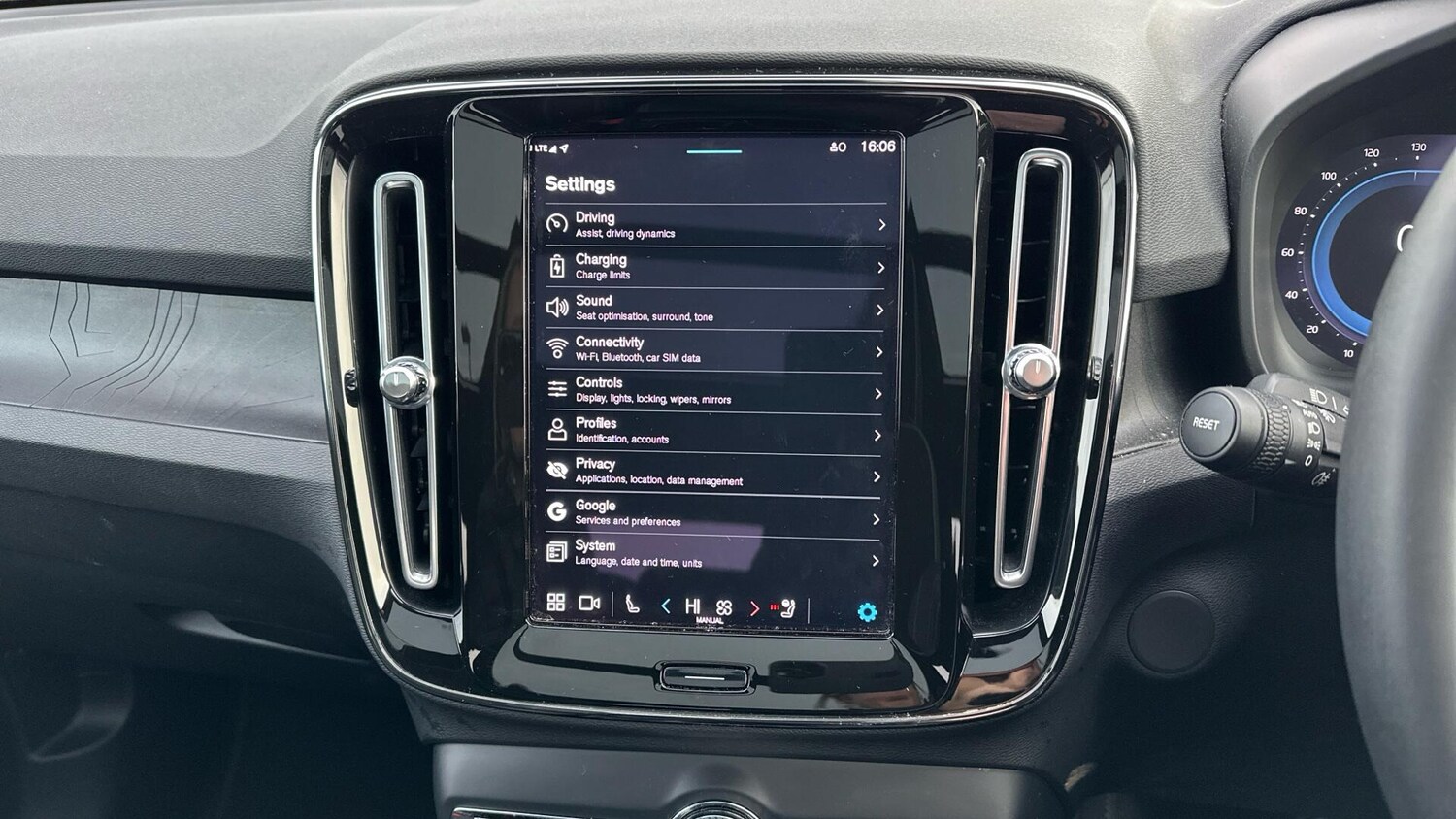 Used Volvo XC40 2022 for sale - 77672941: Photo 16