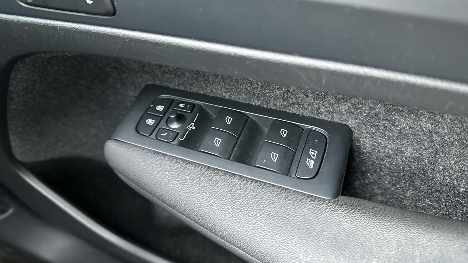 Used Volvo XC40 2022 for sale - 77672941: Photo 22