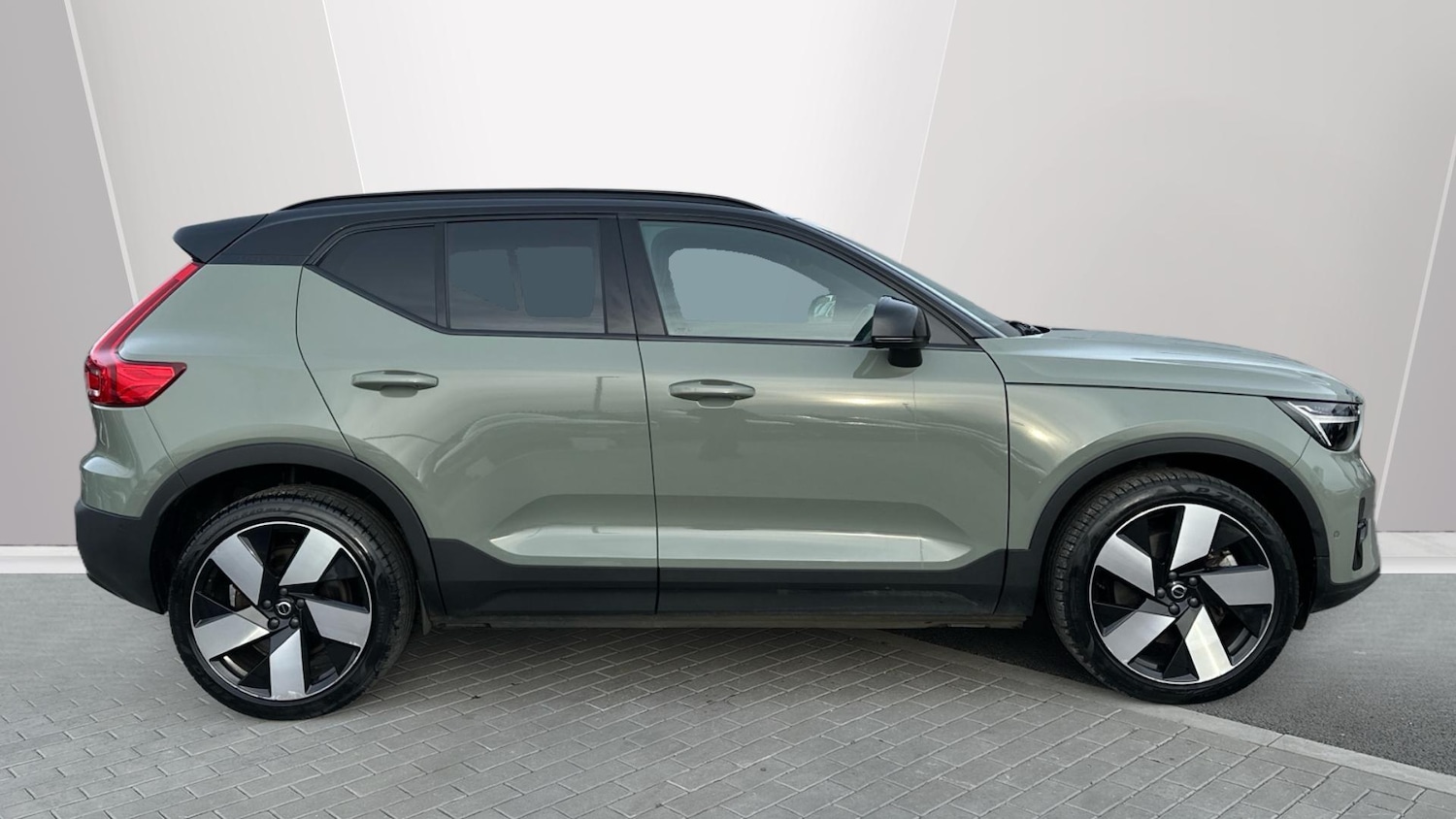 Used Volvo XC40 2022 for sale - 77672941: Photo 3