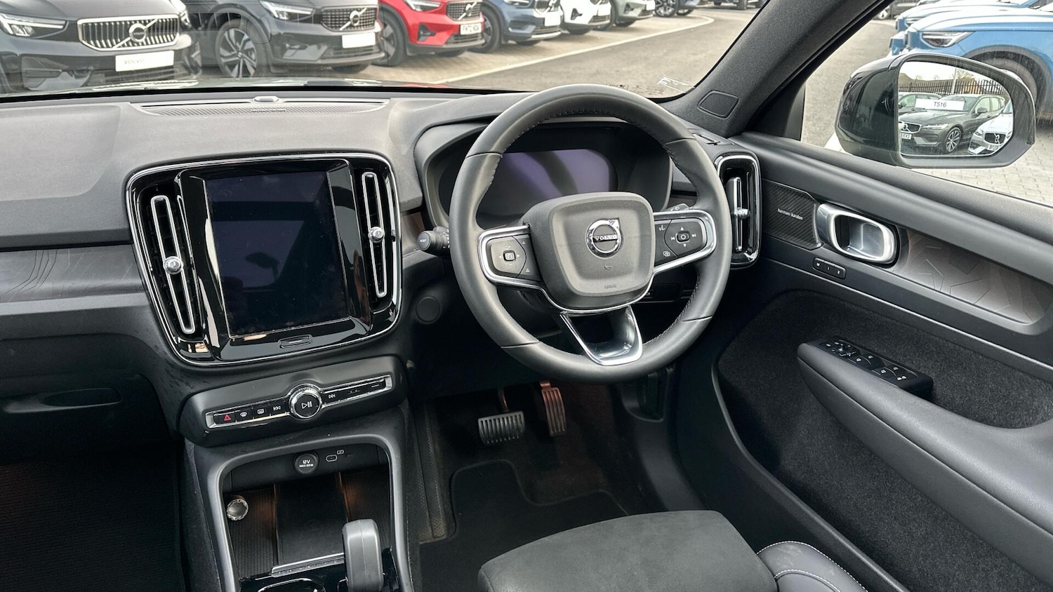 Used Volvo XC40 2022 for sale - 77672941: Photo 4