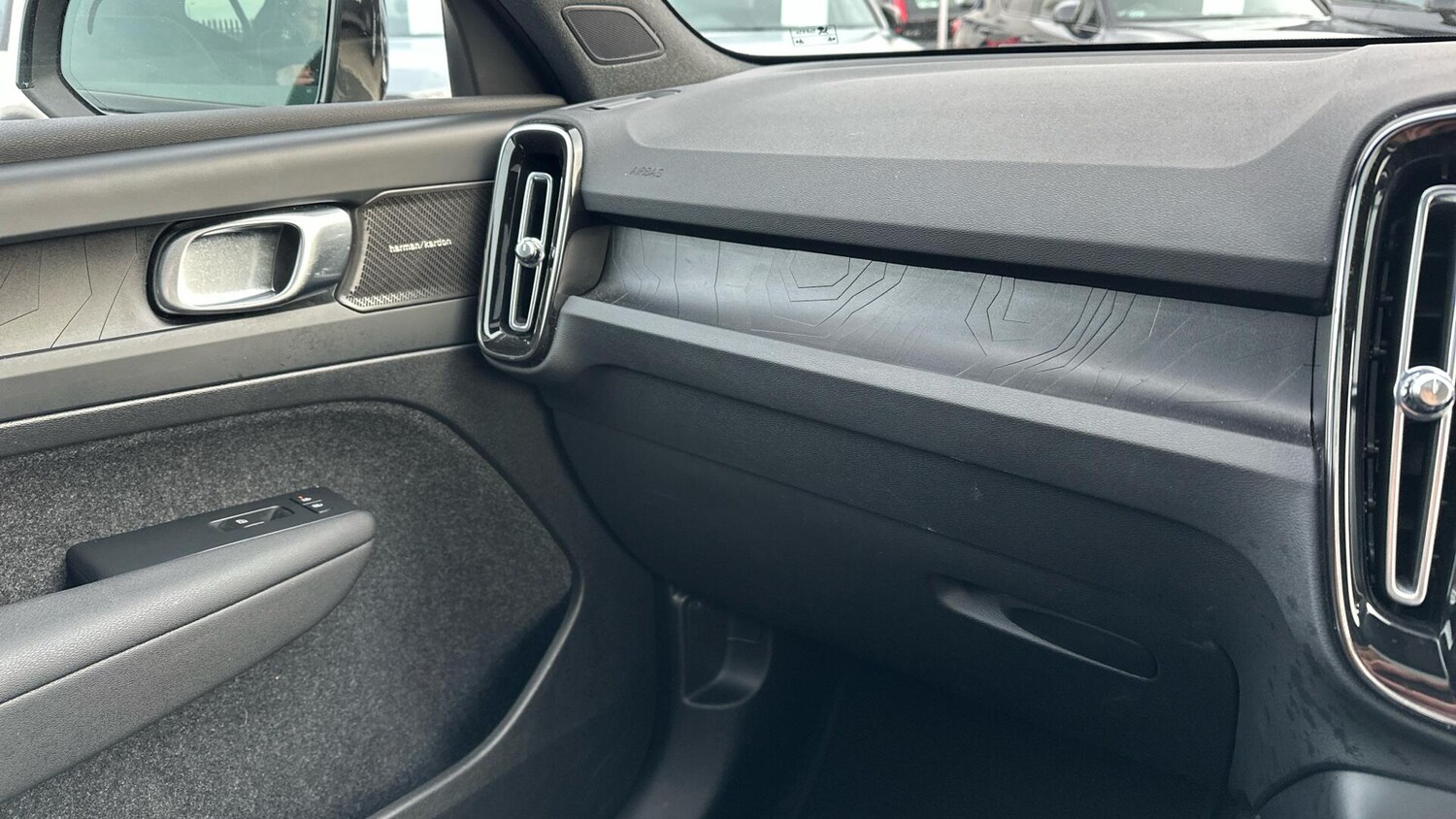 Used Volvo XC40 2022 for sale - 77672941: Photo 43