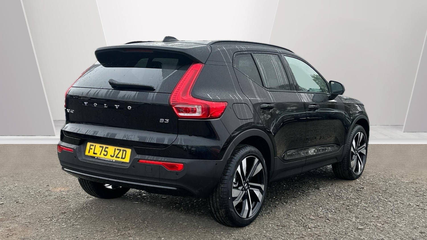 Used Volvo XC40 2025 for sale - 77673026: Photo 2