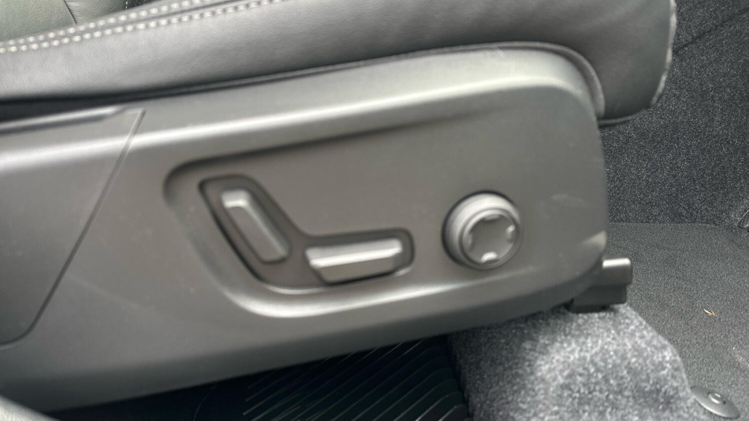 Used Volvo XC40 2025 for sale - 77673026: Photo 30