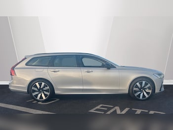 Used Volvo V90 2025 for sale - 76999030: Photo