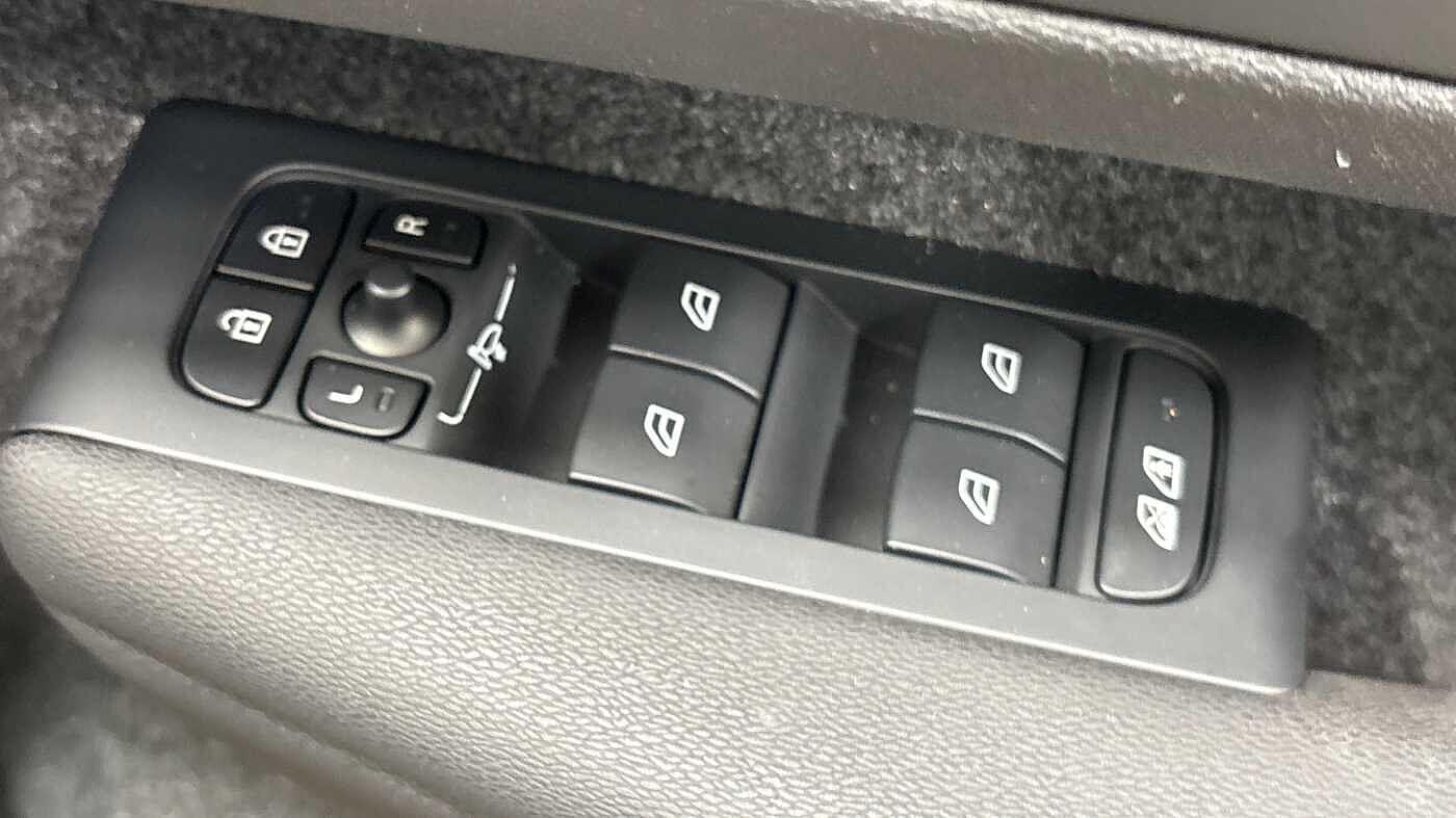 Used Volvo XC40 for sale - 77549960: Photo 24