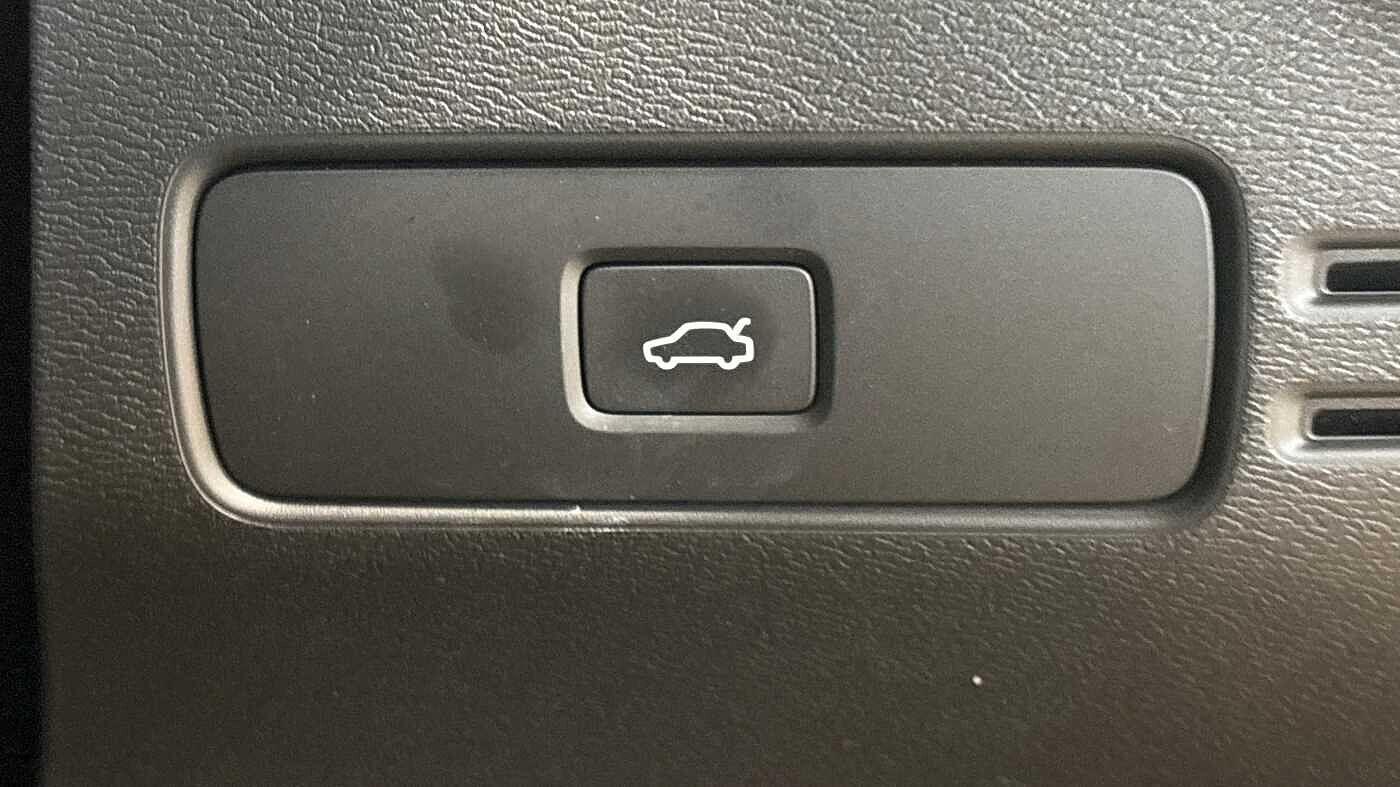 Used Volvo XC40 for sale - 77549960: Photo 29