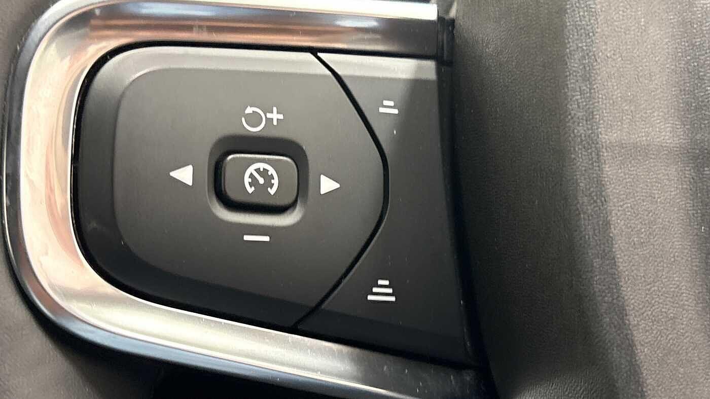 Used Volvo XC40 for sale - 77549960: Photo 30