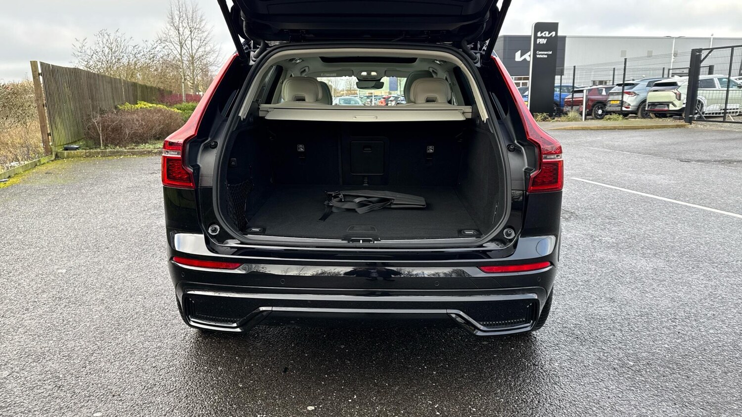 Used Volvo XC60 2025 for sale - 77672985: Photo 13