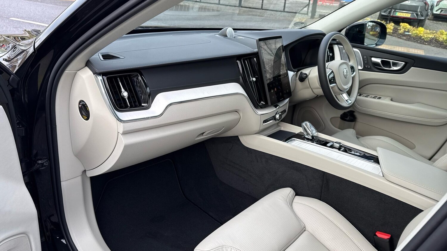 Used Volvo XC60 2025 for sale - 77672985: Photo 23