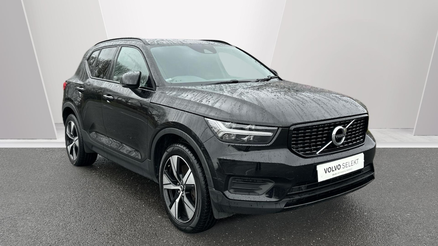 Used Volvo XC40 2021 for sale - 77672996: Photo 1