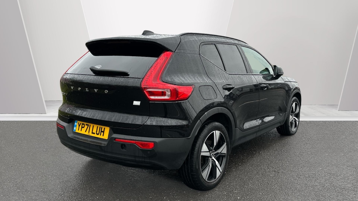 Used Volvo XC40 2021 for sale - 77672996: Photo 2