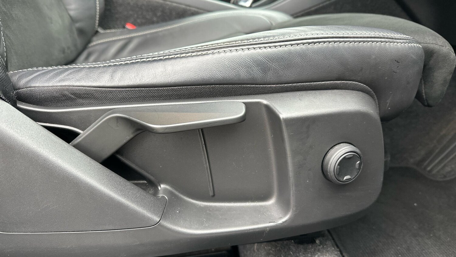 Used Volvo XC40 2021 for sale - 77672996: Photo 28